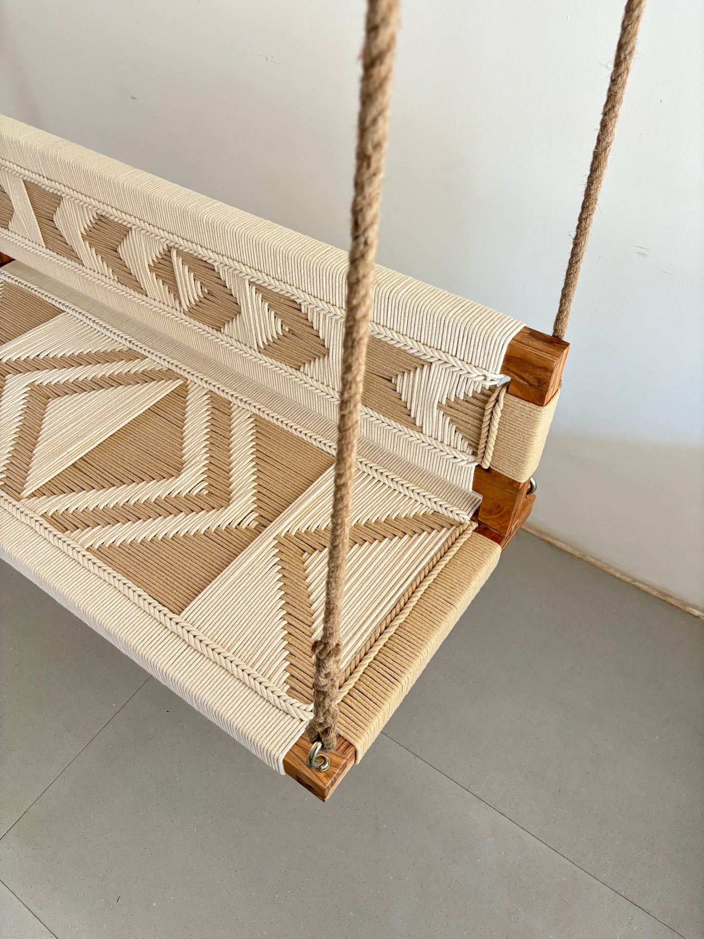 Woven Swing with Backrest