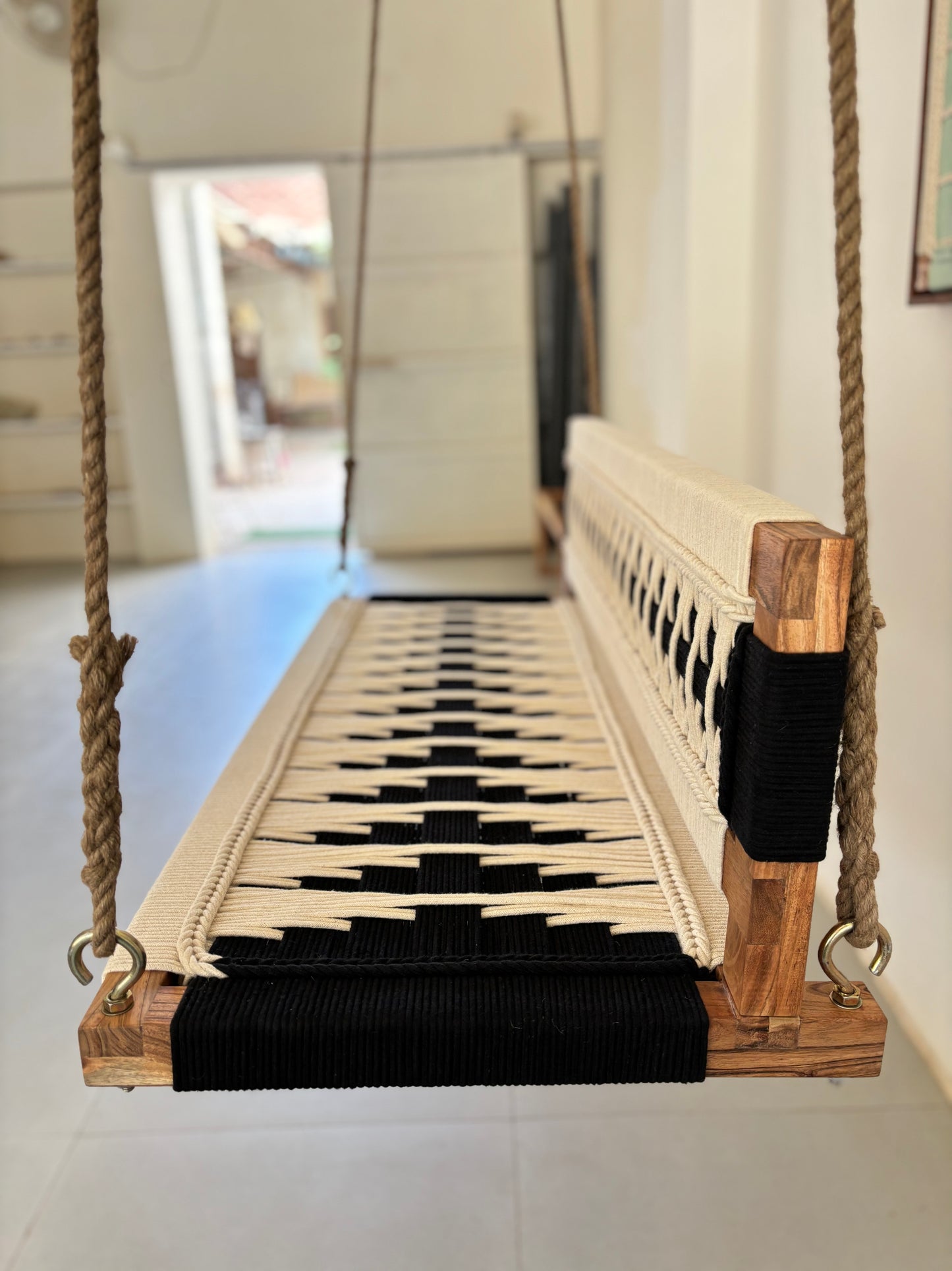 Woven Swing with Backrest Black White
