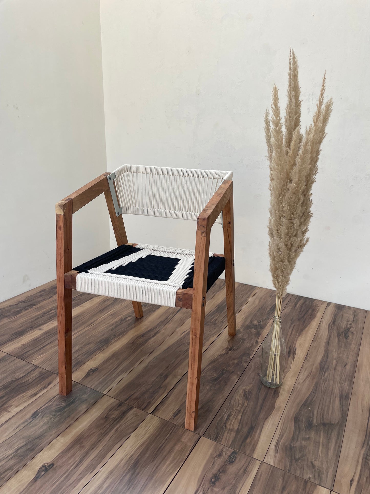 Armrest Chair - Black & White