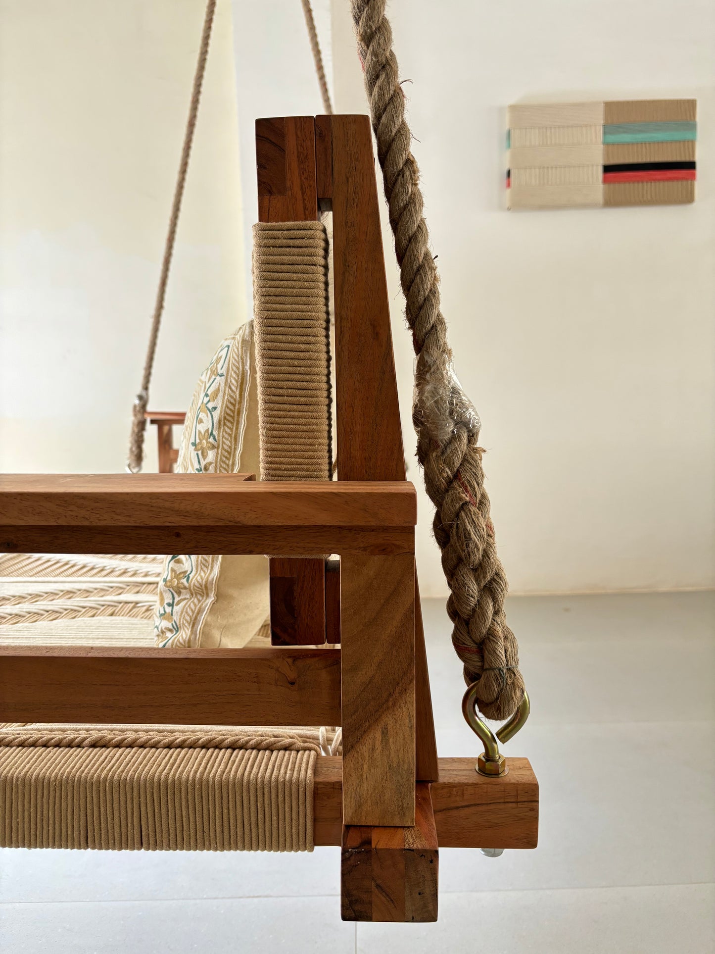 Woven swing with backres and hand rest - 6.5 ft