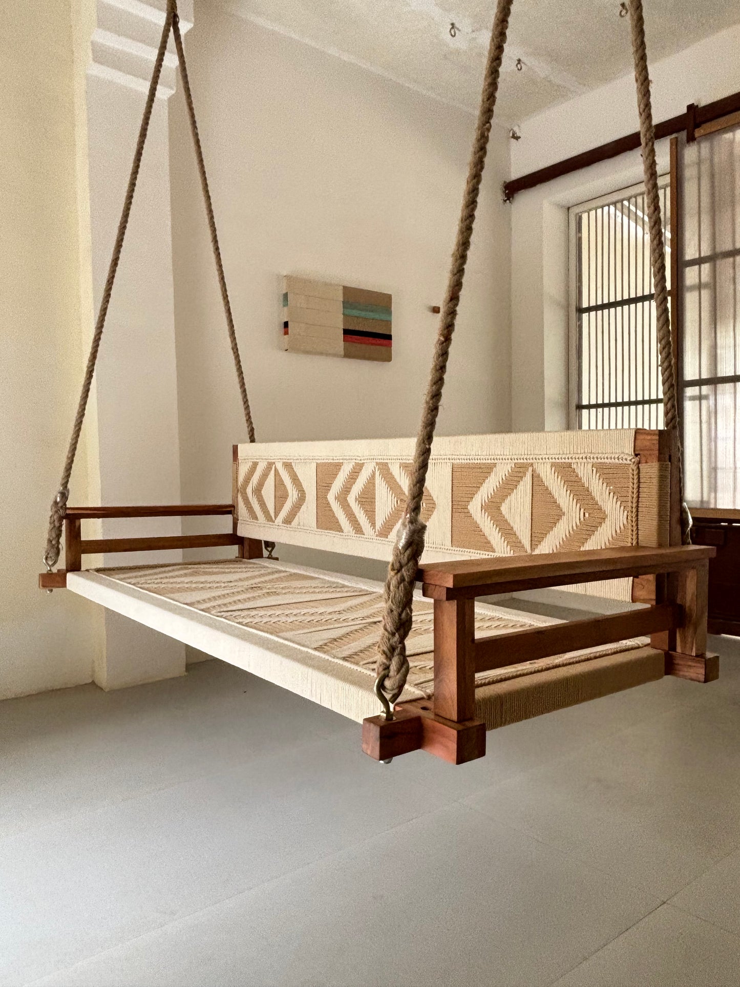 Woven swing with backres and hand rest - 6.5 ft